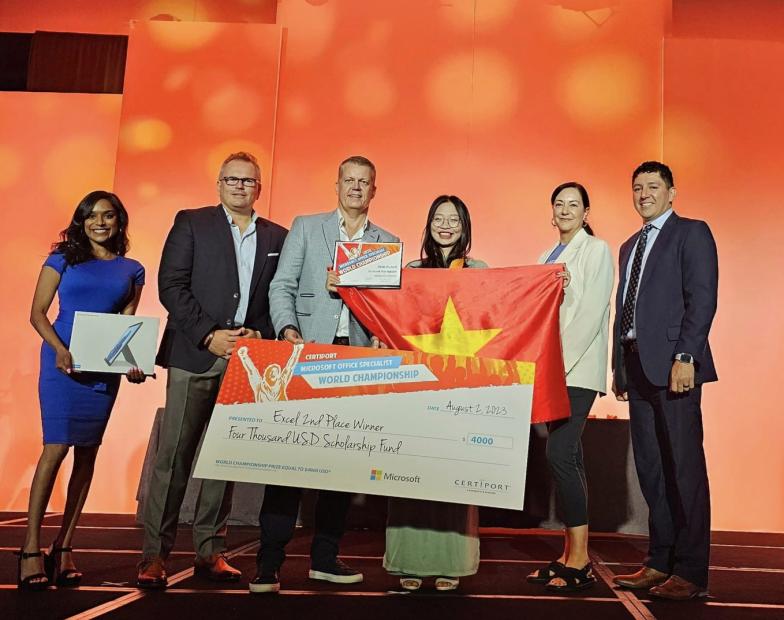 Đội tuyển Trường Đại học Hàng hải Việt Nam xuất sắc đạt Huy chương Bạc thế giới nội dung Microsoft Excel 2016 tại cuộc thi Vô địch Tin học văn phòng thế giới 2023