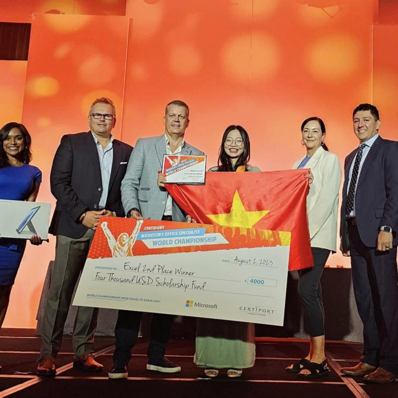 Đội tuyển Trường Đại học Hàng hải Việt Nam xuất sắc đạt Huy chương Bạc thế giới nội dung Microsoft Excel 2016 tại cuộc thi Vô địch Tin học văn phòng thế giới 2023