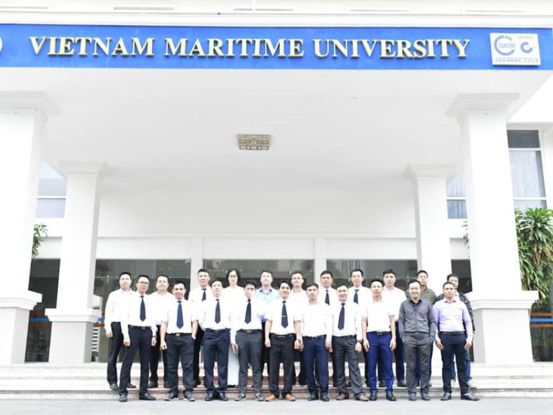 Gặp mặt sau 15 năm của lớp ĐTT40DH ( 9931A) với các Thầy ngành Điện tự động tàu thủy - Khoa Điện Điện tử.